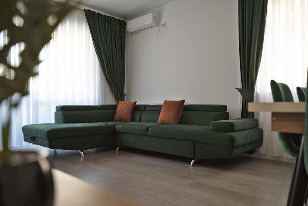 Eliza'S Apartment By Oasis Homes Oradea Buitenkant foto