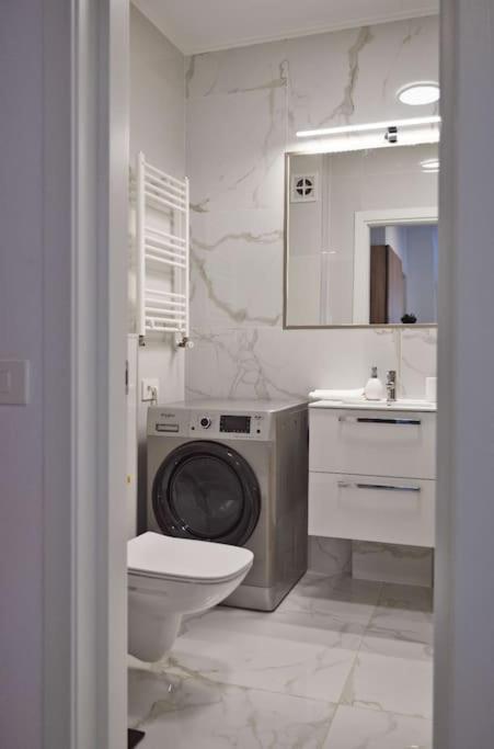 Eliza'S Apartment By Oasis Homes Oradea Buitenkant foto