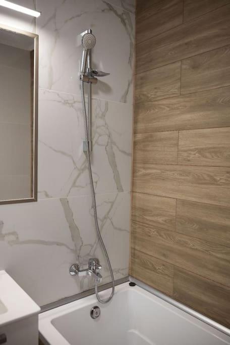 Eliza'S Apartment By Oasis Homes Oradea Buitenkant foto